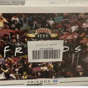 Friends Television Series 1000 Piece Jigsaw Puzzle New In Box Central Perk